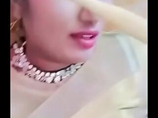 Swathi naidu showing her sexy navel in saree 3